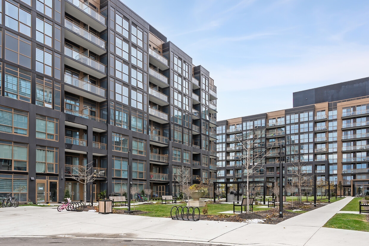 Photo principale - 2343 Khalsa Gate