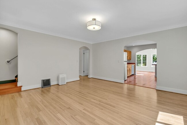 Foto del edificio - Custom-Built Charm in West Seattle | 4 Bed...