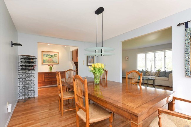 Building Photo - 2 Marseille Dr