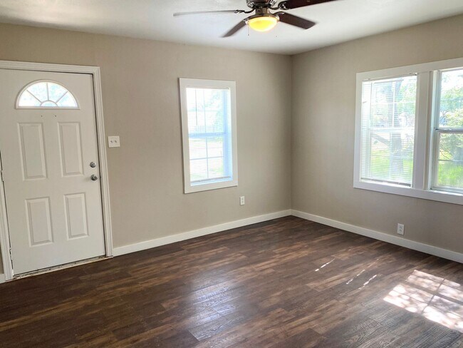 Building Photo - 2020 35th St