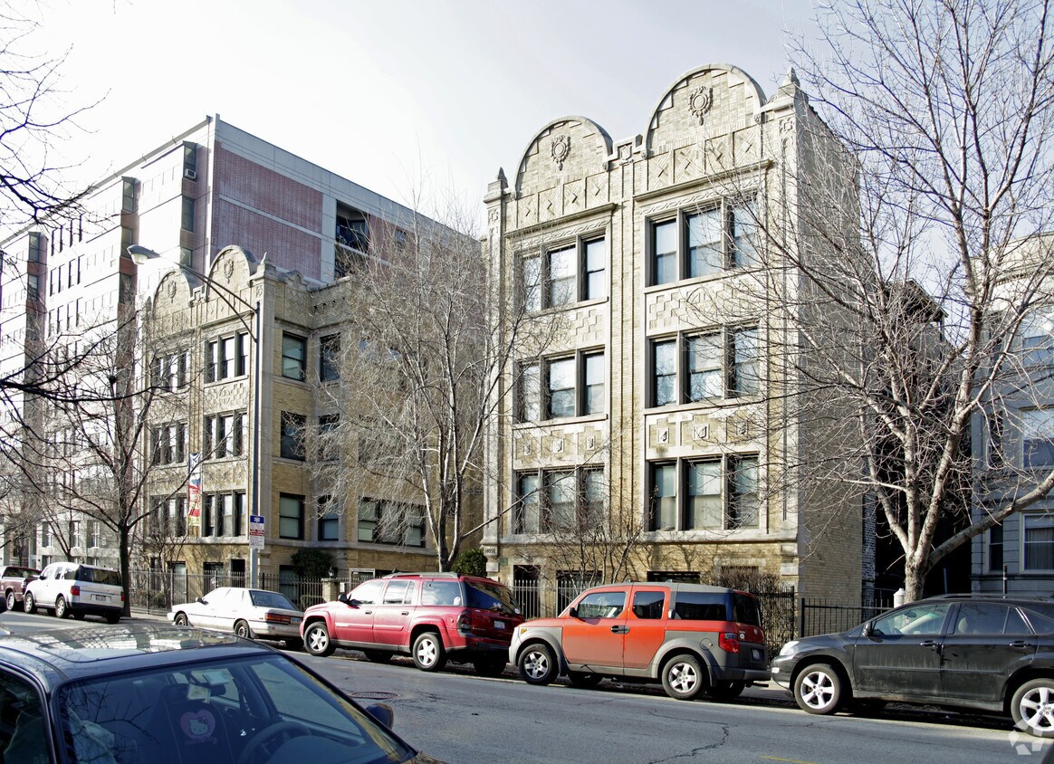 Building Photo - Glengarry East