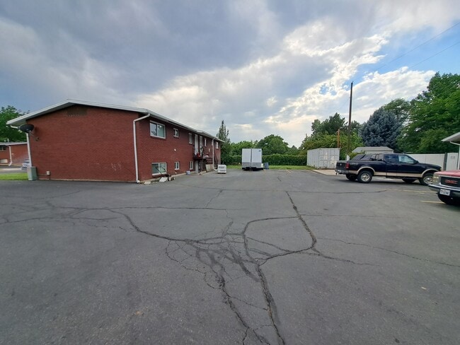 Building Photo - 445 E 535 S