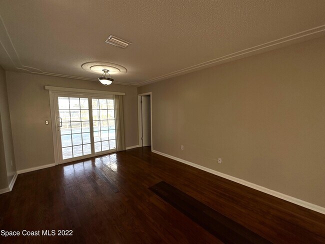 Building Photo - 1660 Neptune Dr