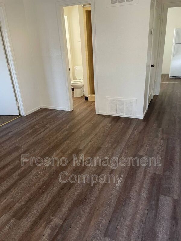 Building Photo - 416 N 3rd St