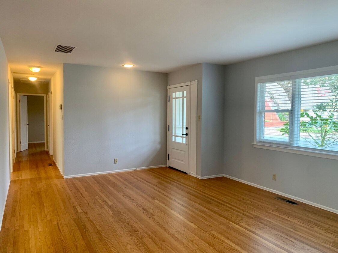 Located in Historic McDonald neighborhood... - Located  in Historic McDonald neighborhood...