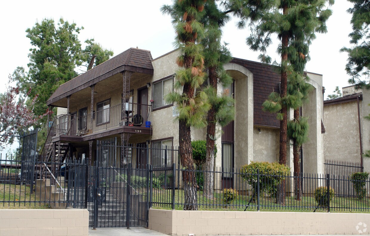 Foto principal - 190 E Court St
