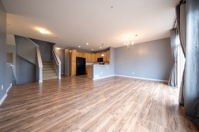 Foto del edificio - 11816 Emery Village Dr N