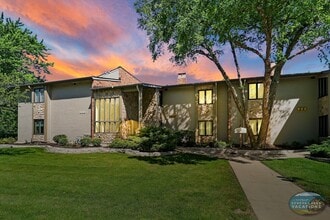 Building Photo - 31 Abbey Villa Cir