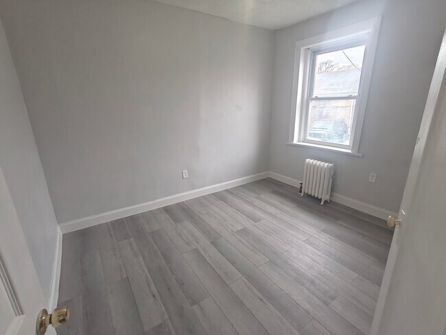 Foto del edificio - 684 Summer Ave
