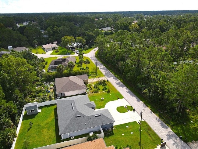 Building Photo - 59 Pine Haven Dr