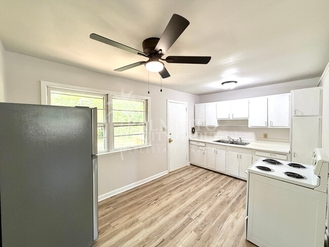 Foto del edificio - 4224 Kildare Dr