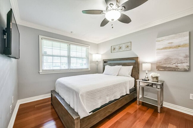 Foto del edificio - 9712 Long Branch Ln