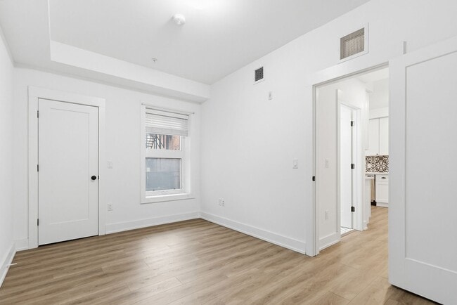 Building Photo - Gorgeous 1 Bed in Durand