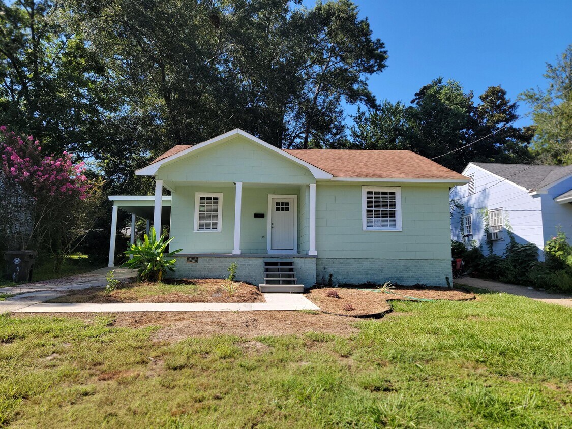 Primary Photo - 1806 1st Terrace