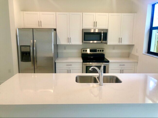Foto del edificio - 2813 SW 17th Ave