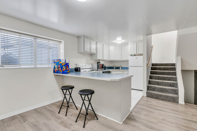 Kitchen - 682 N 700 W