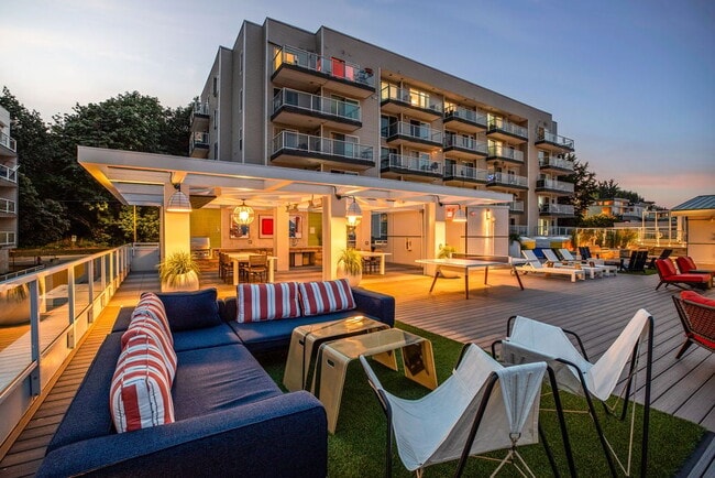 Building Photo - The Summit at Lake Union