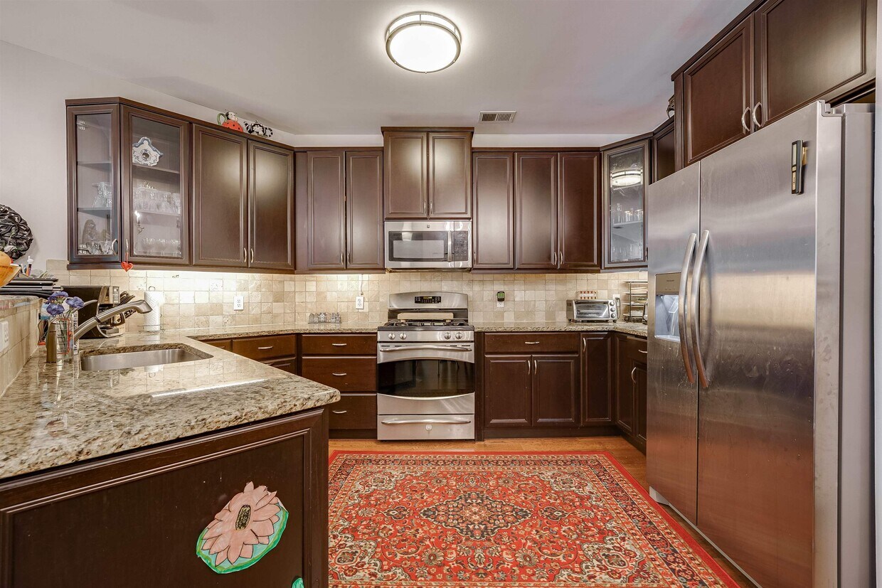 Primary Photo - 443 2nd St