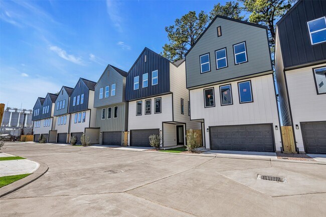 Building Photo - 5302 Kindred Gdn Ln