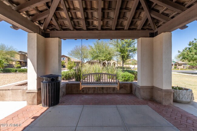 Foto del edificio - 20556 W Park Meadows Dr