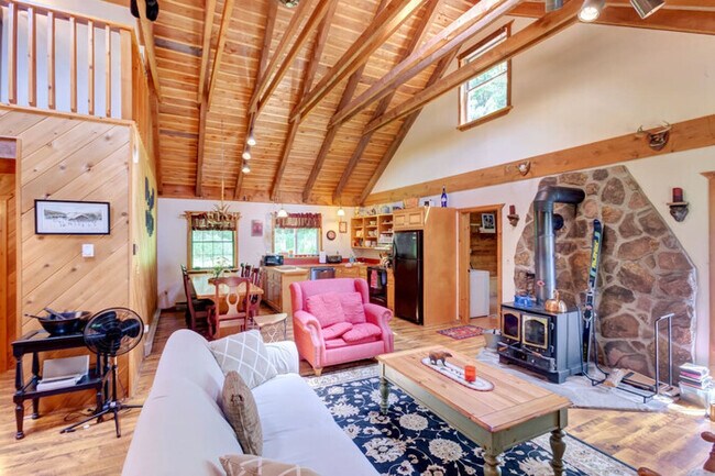 Building Photo - Rustic Log Cabin Perfect for Cozy Getaways