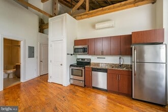 Building Photo - 4 Leverington Ave