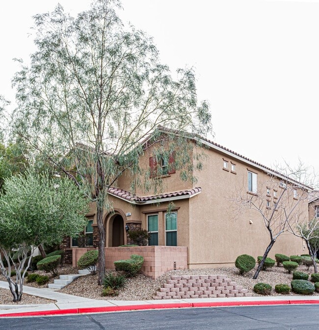 Foto del edificio - 4 Bedroom home located in Mountain's Edge