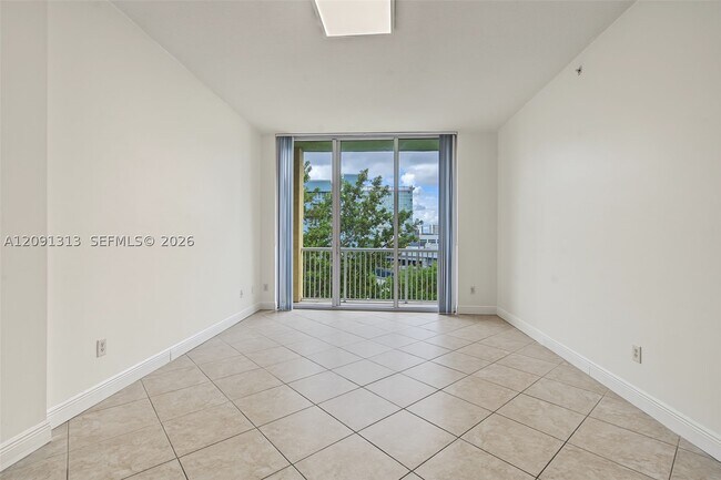 Foto del edificio - 1350 NW 8th Ct