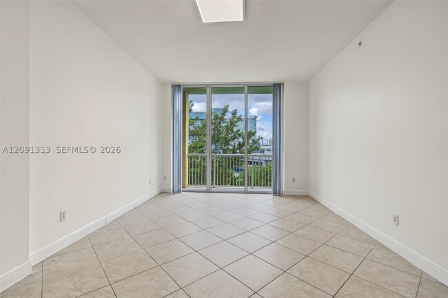 Building Photo - 1350 NW 8th Ct