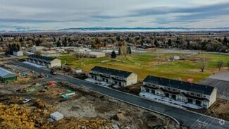 Building Photo - 1120 Home Run Ave