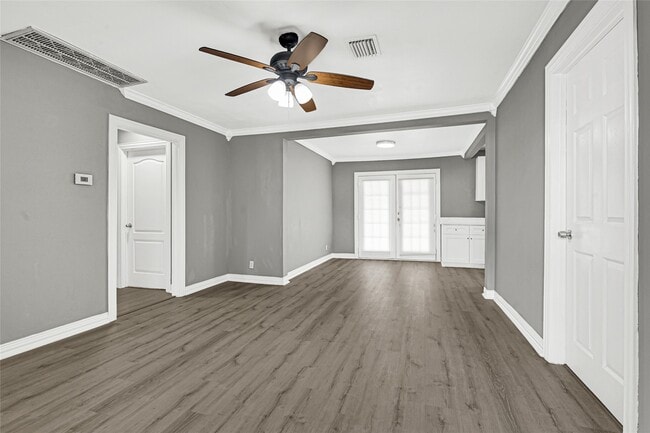 Building Photo - 5518 Sweetbriar St