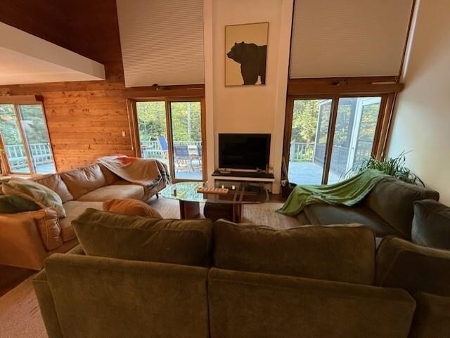 Foto del edificio - 38 Pine Grove Rd