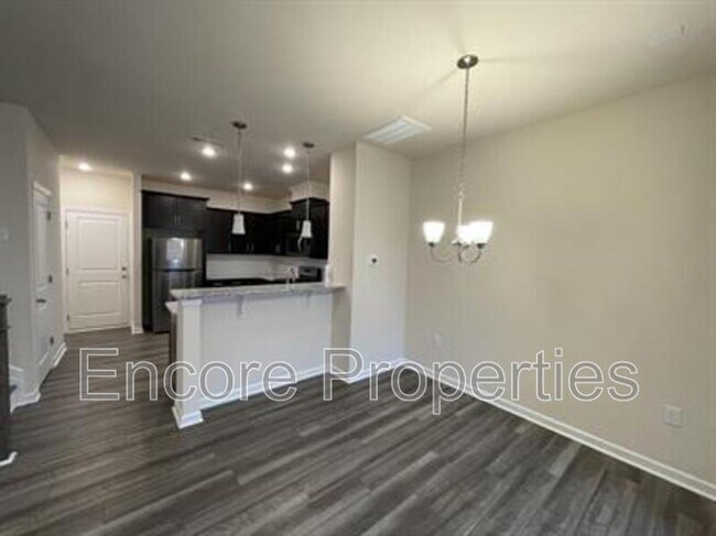 Building Photo - 305 Ribbon Rail St