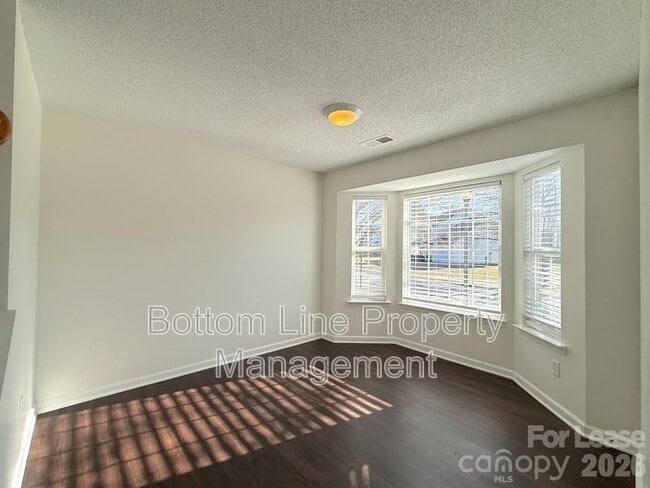 Building Photo - 8821 Cameron Spring Rd