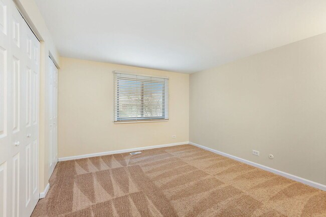 Building Photo - 1303 Yarmouth Ct