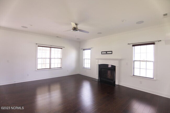 Foto del edificio - 2236 Birch Hollow Dr