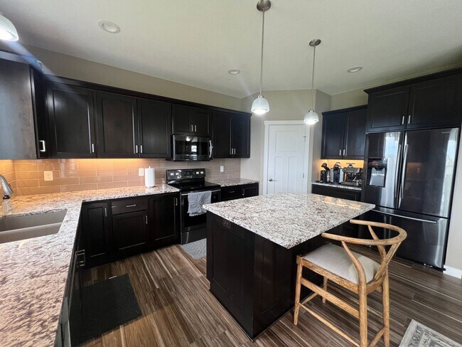 Foto del edificio - Beautiful 5-bed, 3.5-bath Single Family Home!