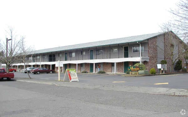 Building Photo - Maple Crest Apartments