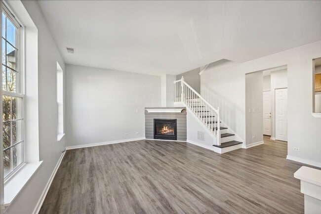 Building Photo - Two Story Townhome with Two Master Suites