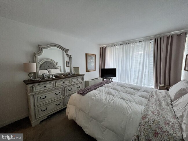 Foto del edificio - 224-30 W Rittenhouse Square