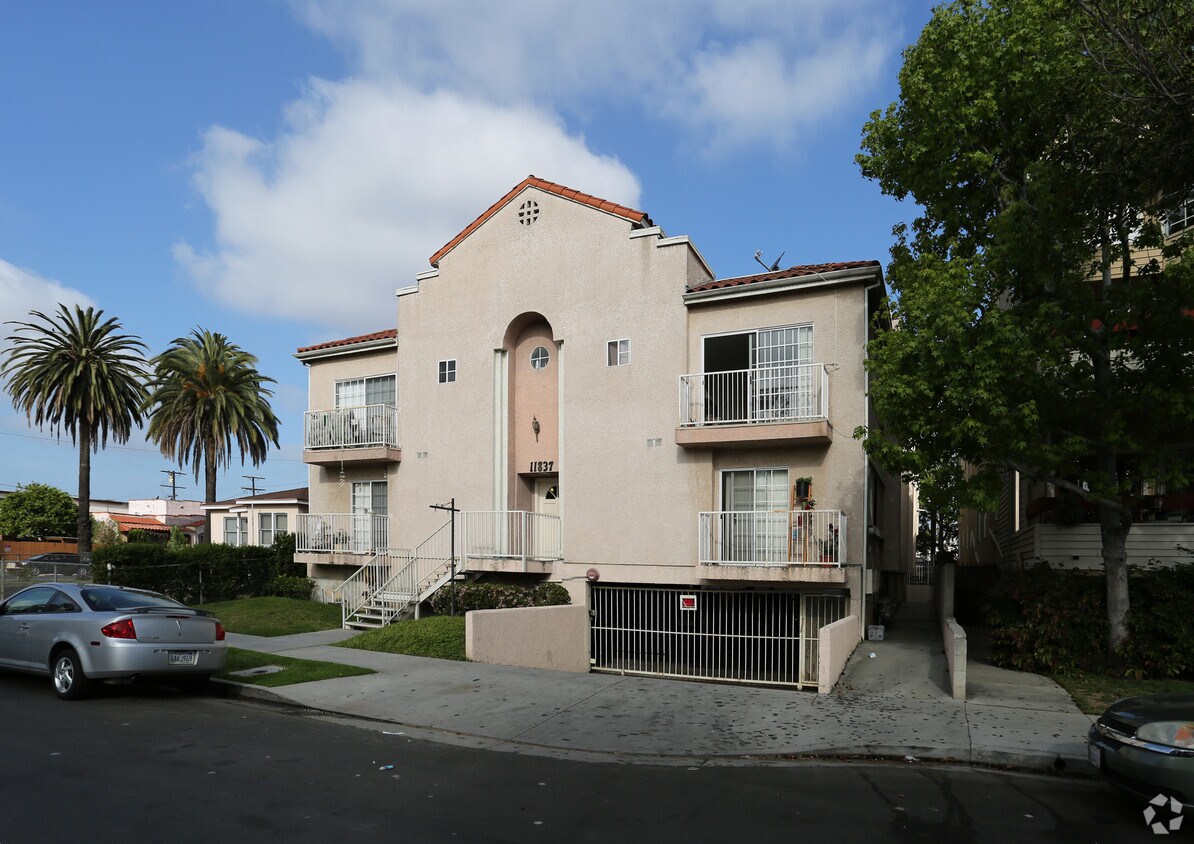 Foto del edificio - 11837 Courtleigh Dr