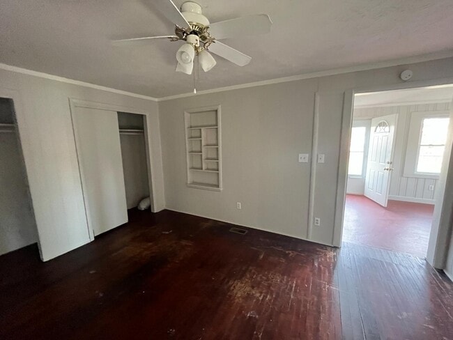 Building Photo - 1563 Vann Ave