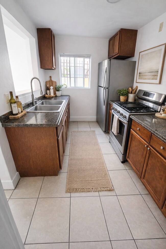 Foto del edificio - 1056 Orange Ave