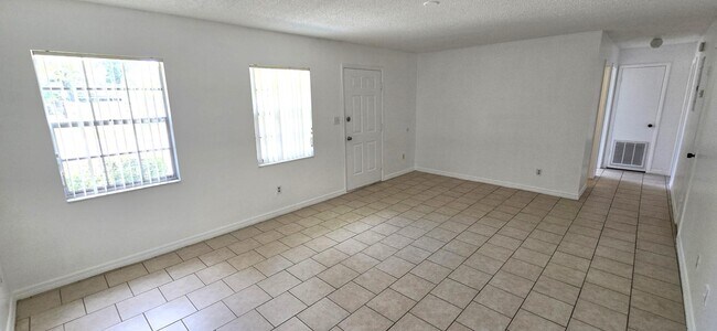 Building Photo - 126 Fiesta Dr