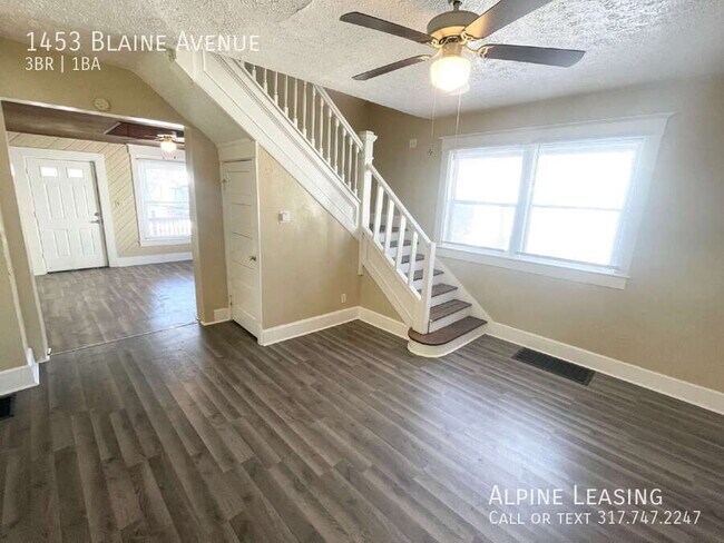 Foto del edificio - 1453 Blaine Ave