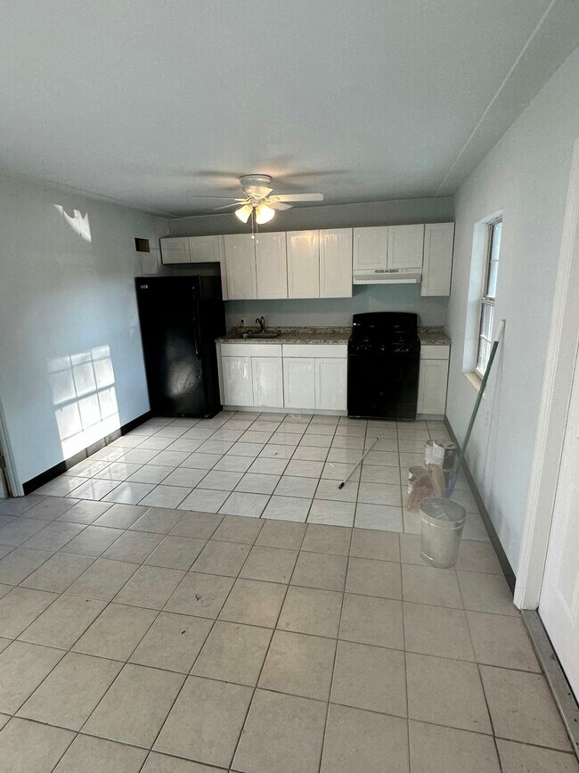 Foto del edificio - 10464 106th Ave N