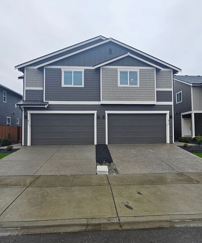 Foto del edificio - Brand New 4-Bedroom Duplex for Rent in Lacey!