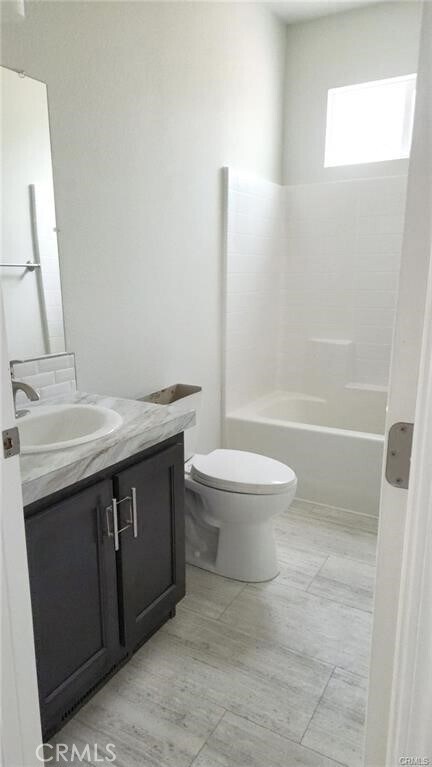 Foto del edificio - 33031 Catlin Ave