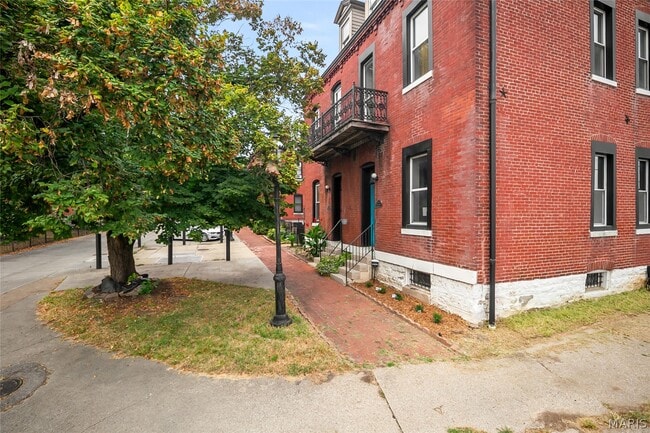 Building Photo - 815 Rutger St