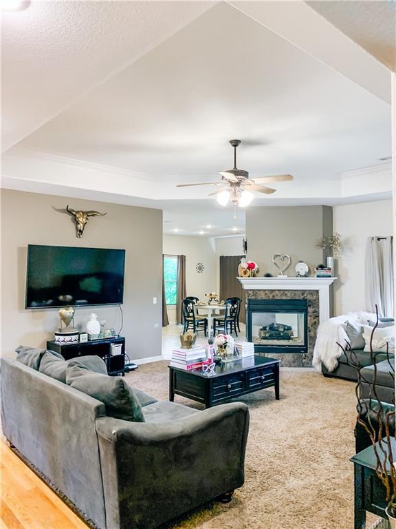 Building Photo - 407 NW Saddlebrook Dr